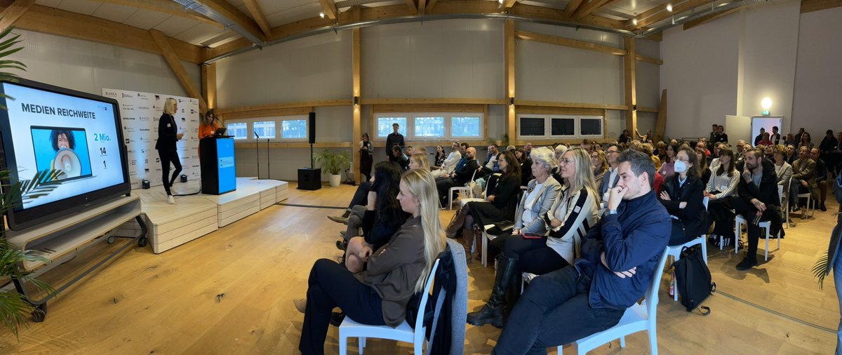 tdoil's tweet photo. #MCBeachfest gestartet mit Pitches und Wahl zum #BerlinerMarketingPreis  @schoenwiese @marketingberlin 

#bmp2022 #mcber https://t.co/iVgANgdhrV