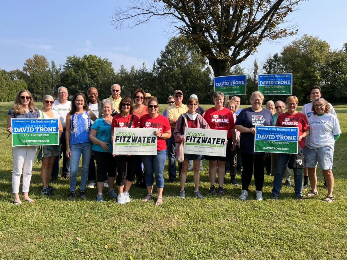 jessfitzwater's tweet photo. It was a simply beautiful weekend to canvass with this amazing group of volunteers! Hundreds of doors were knocked and wonderful conversations with voters. #TeamFitzwater #OneFrederick #AllBluein2022 https://t.co/GZYMdbXVqS