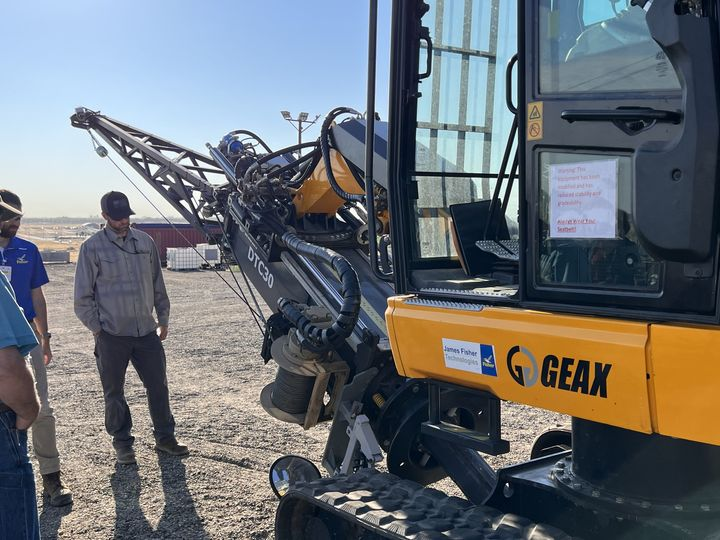 EMcleanup's tweet photo. A @HanfordSite delivery brings a modified drill rig—a key component of a tank dome core cutting system—that will make a larger access hole in a waste tank’s dome for tools used during retrieval operations. Designed to help protect workers from radiological exposure. #MeetAMachine https://t.co/SRFpib8qXM