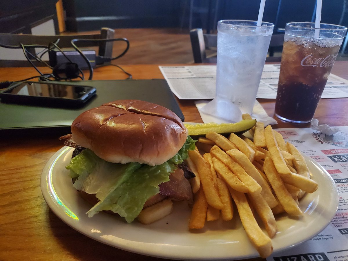 amartuko's tweet photo. This may be my first time dining alone at a restaurant...feels awkward #workgrind #tablefor1 https://t.co/LUMHzuu6NU