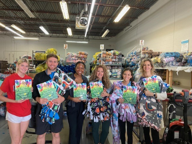 TwoMenBoston's tweet image. I had the honor to vist Fleece &amp;amp; Thank You today to drop off 120 children's books 📙 through our partnership with First Book. It was amazing to get a behind the scenes look 👀at everything it takes to get kids fleece blankets in hospitals across Michigan who are experiencing a...