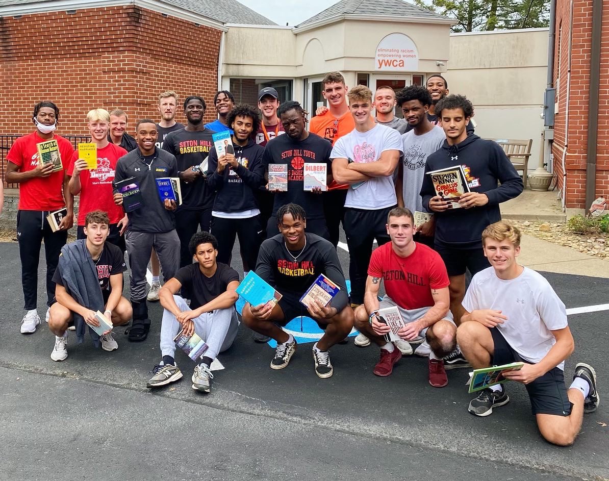 One week later, and the team is still reflecting on and feeling grateful for this experience! During Seton Hill’s Labor of Love, the MBB took on both the interior and exterior of the wonderful <a href="/ywcausa/">YWCA USA</a> in Greensburg, and had fun doing it! ❤️🏀✌️