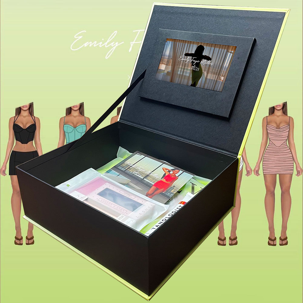 MagellanBranded's tweet image. This lovely vibrant video box for Oh Polly was sent out to influencers across the UK, Europe and the US. 

This is a full CMYK print with a 7inch HD video screen.

#videopackaging #customvideopackaging #customvideobox #videobox #presentationpackaging #influencerpackaging