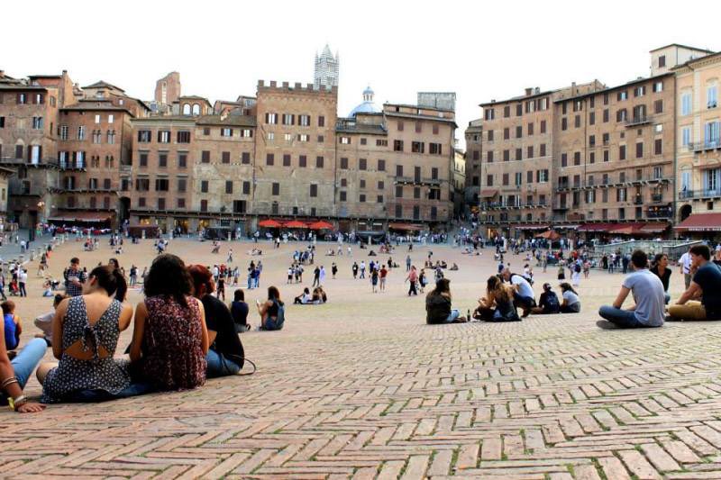 SkyhawkAggie's tweet photo. Summer ”Multicultural Education” Study Abroad in Italy! UTM in Siena in collaboration with the Call Me Mister Program will offer a 6+ week Study Abroad in Italy to examine education systems through a multicultural lens. For more information contact Siena@utm.edu. #ItalyStudy https://t.co/RHdxezqh3o