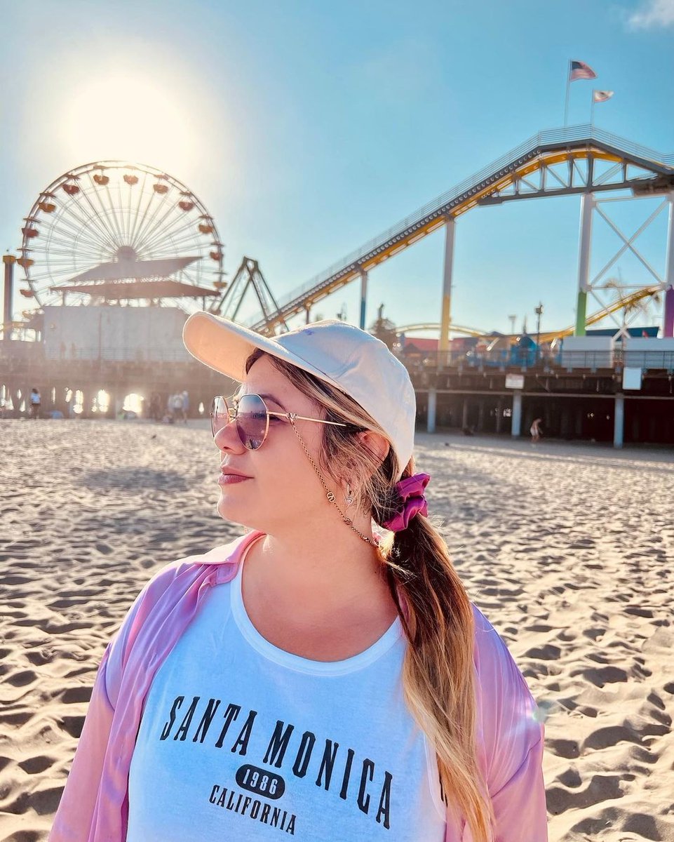 SantaMonicaPier's tweet photo. Sea you at the (Santa Monica) beach 🏖️🕶️
📸: @katia_32
#smpier #santamonicapier #santamonica #santamonicabeach #socal #pierphoto #beach #beachywaves #beachdays #sand #ferriswheel #rollercoaster #sandyhair #waves #footprints #sky https://t.co/bNo4vocDGr