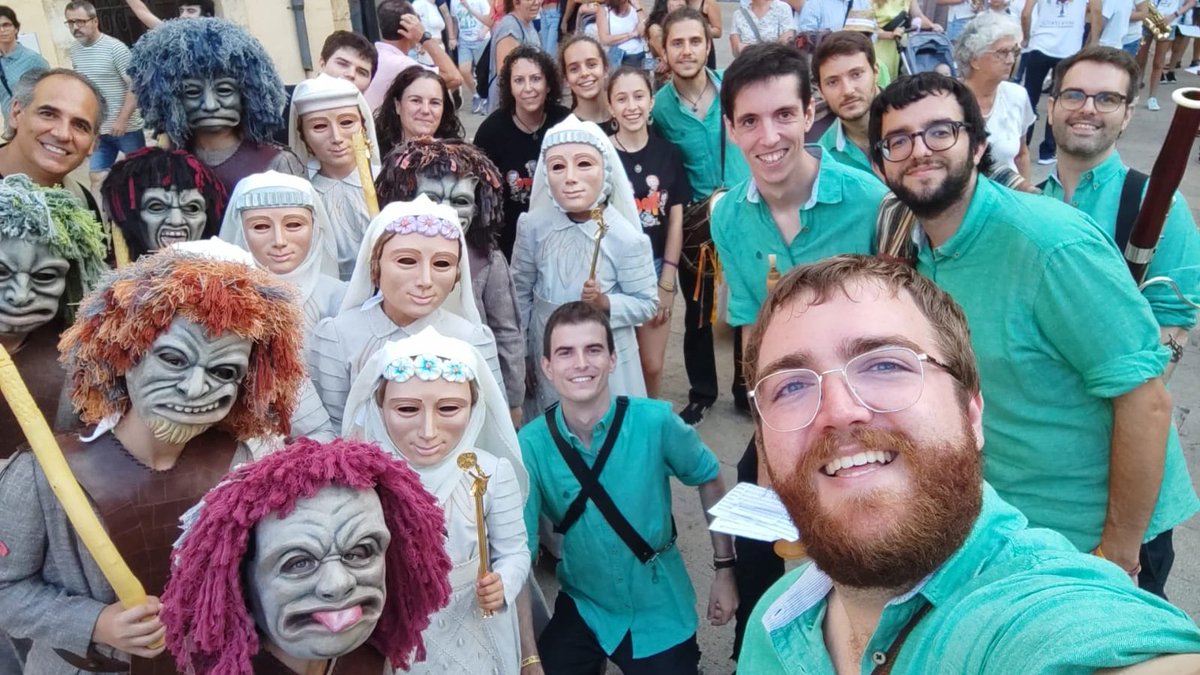 Cobla la Mitja Lluna (@coblamitjalluna) on Twitter photo Avui toca gaudir de <a href="/SantateclaTGN/">Santa Tecla Tarragona</a> amb el Ball petit dels 7 pecats capitals del <a href="/EsbartDansTGN/">Esbart Dansaire TGN</a>.
Ens veiem pels carrers
👹👹👹👹👹👹👹
😇😇😇😇😇😇😇 Avui toca gaudir de <a href="/SantateclaTGN/">Santa Tecla Tarragona</a> amb el Ball petit dels 7 pecats capitals del <a href="/EsbartDansTGN/">Esbart Dansaire TGN</a>.
Ens veiem pels carrers
👹👹👹👹👹👹👹
😇😇😇😇😇😇😇