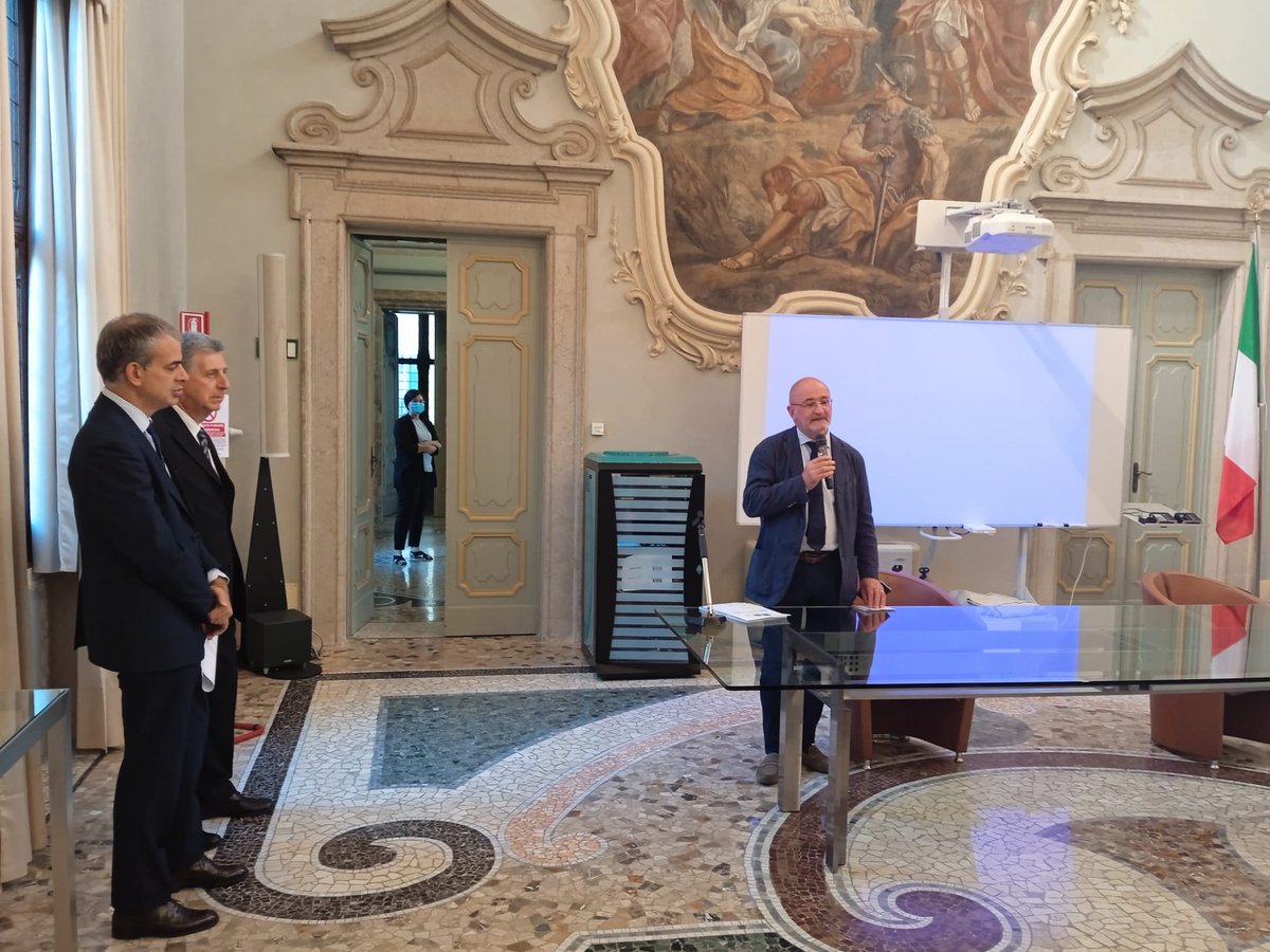 Il Professor Francesco Castelli è il nuovo Rettore #unibs, per il sessennio 2022-2028, eletto questa sera, al secondo turno di votazione, con 379 voti.