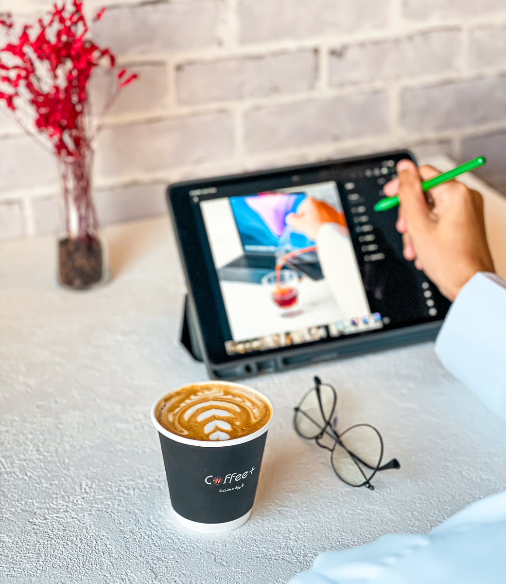 Coffeeplus_om's tweet photo. مساء الخير من كوفي بلس . . 
شرايكم بالأكواب الجديدة ؟ 😍💙 https://t.co/kQ7596o9KA