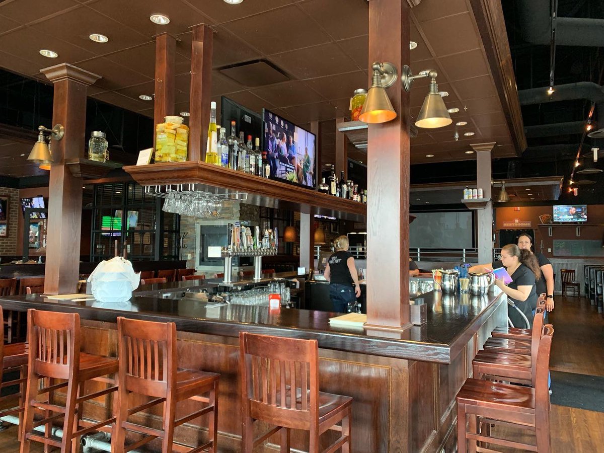 SolonChamberOH's tweet photo. Thank you to @MyRustyBucket for the amazing lunch!
We tried the Italian Torpedo Sandwich, Yummy! Get one at your local Rusty Bucket for a limited time only! ๐ชฃ๐ฅช
#solonchamber #rustybucket #Italian #Sandwich #solonohio #tavern #bar #food #yum #limited https://t.co/B3Q7JD9up0