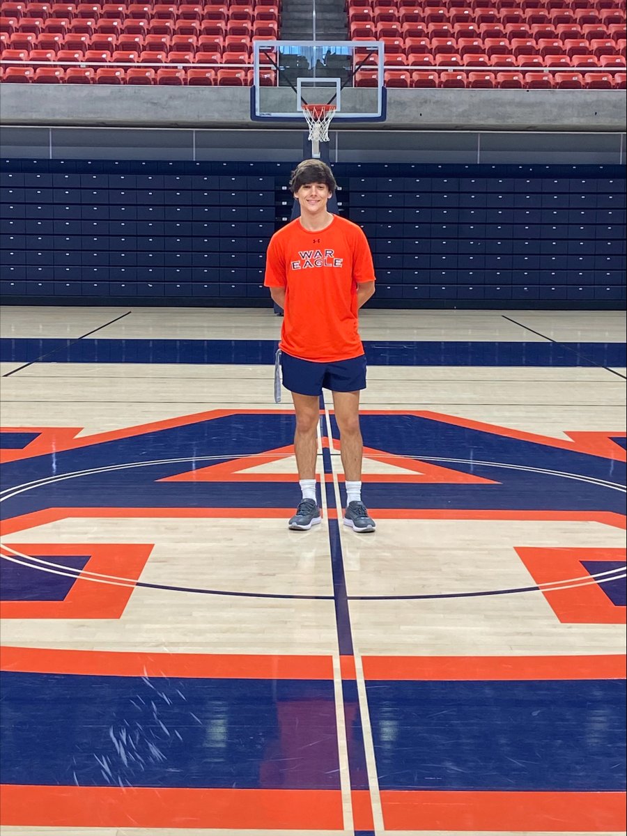 More than 100 applied, but, in the end, it was our McT Hoops alum Thomas Palmer (<a href="/thomas_palmer12/">Thomas Palmer</a>), who has been named the Auburn men's basketball team's (<a href="/AuburnMBB/">Auburn Basketball</a>) student manager.
Congrats, TP!
#AllOut