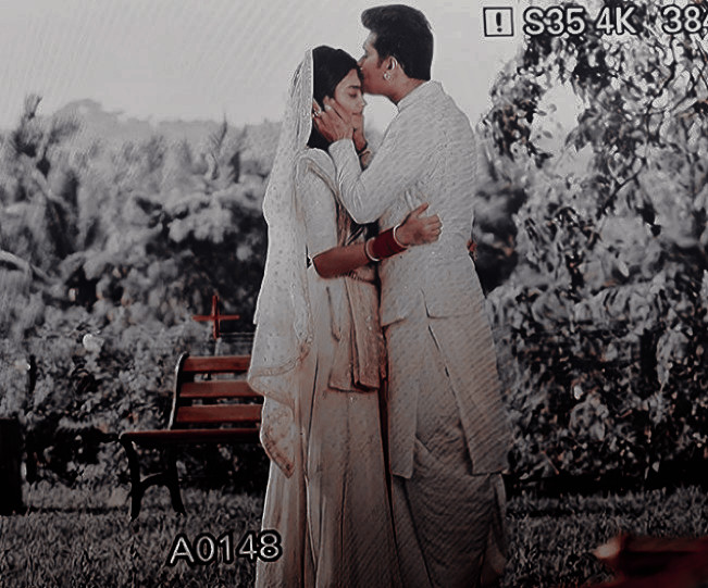 priamamarhai's tweet photo. kuch ne beech me sath chhoda , kuch ne bina wajah nafrat diya , kuch ne pyaar karte ha humse lekin sirf nafrat ka bol bola... (ye duniya jalti ha kyuki ye jodi hi aisi ha 🛐 ) priam Amar tha , Amar ha , or Amar rahega ❤❤❤ 
Bhagwaan aap dono har bure or joothe logo se bache 🧿 https://t.co/DzQOezU8iy