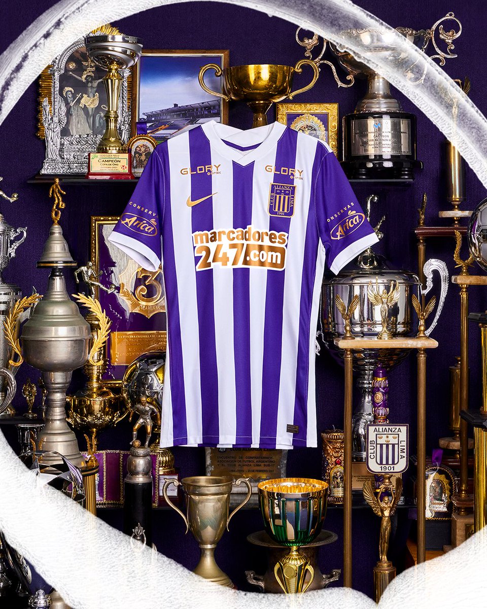 ClubALoficial's tweet image. ¡Un sentimiento que 𝐍𝐔𝐍𝐂𝐀 𝐏𝐀𝐑𝐀!💜

No te quedes sin tu camiseta de Alianza Lima Morada.

#JuntosHastaElFinAL
#LaMorada2022