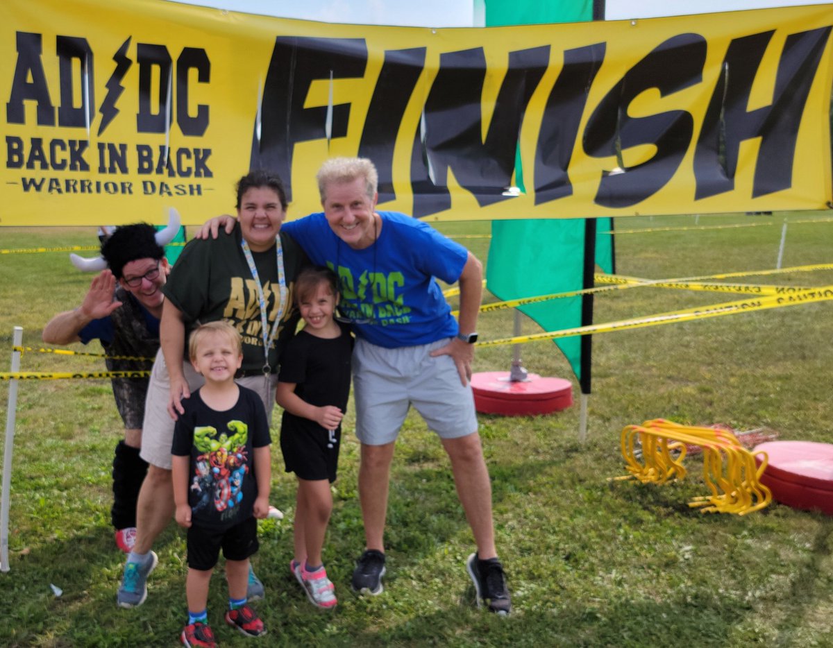 ProfesoraTT's tweet photo. FUN, Friends and Food (collected) at the ADCC Warrior Dash! ¡Muchas Gracias a Mr. Burkhart y a Mr. Decker!@ADCCampus https://t.co/x1csETeKsK