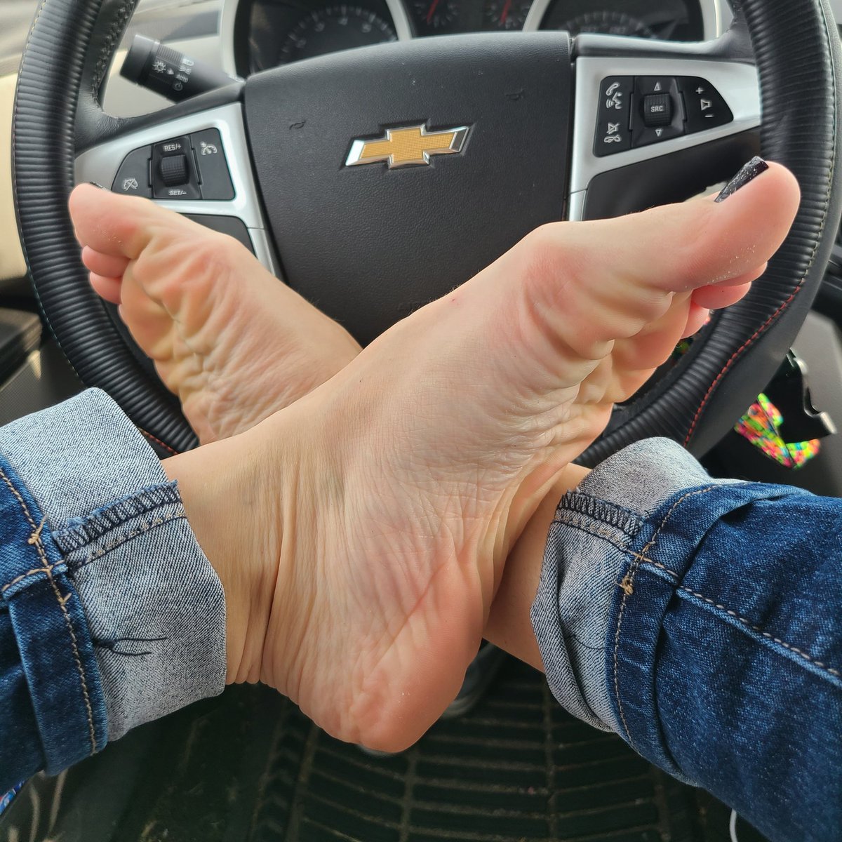 curlyjess699's tweet photo. #Feet #feetِ #feetworship #feetworshi̇p #foot #pointedtoes #toespointed #beautifulfeet #beautifultoepoint #wrinkles #solewrinkles #wrinklysoles #wrinkledfeet #wrinklesoles #soles #solesandtoes #toes #softfeet #softsoles #footmodel #feetmodel #size9 #sizenine #ussize9 #veins https://t.co/xiQzwrci0y