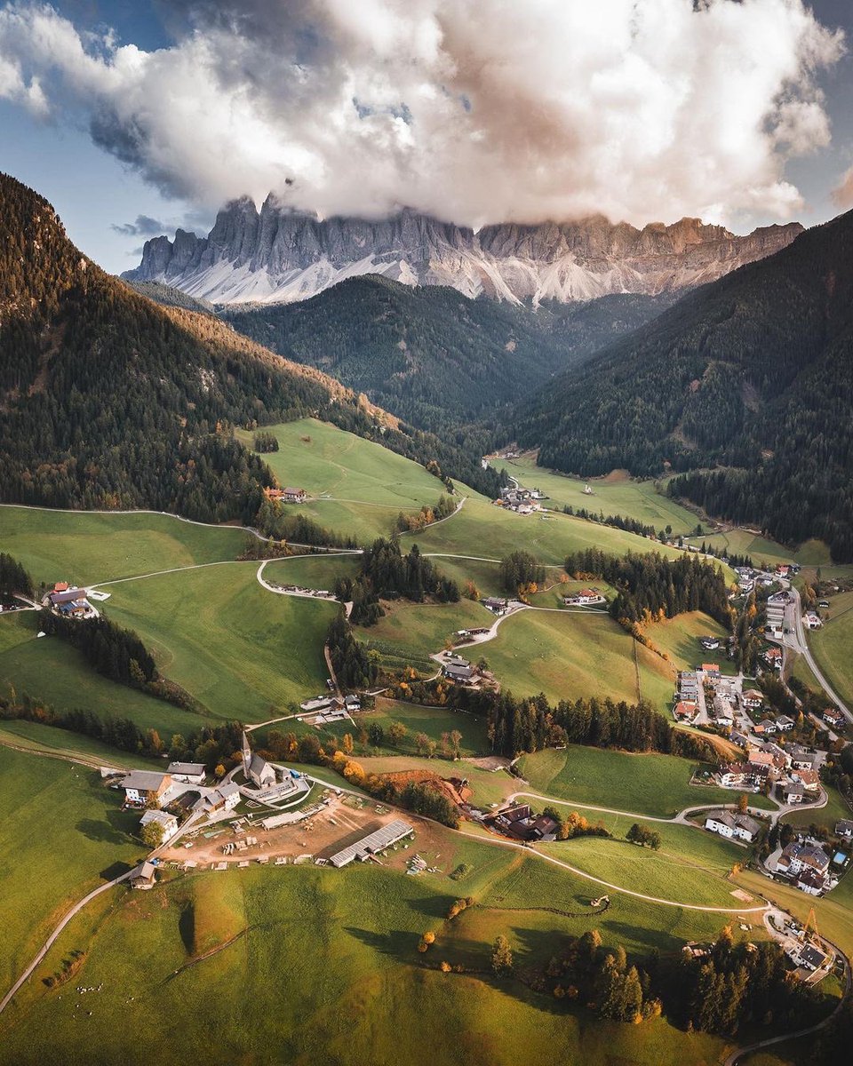 braybraywoowoo's tweet photo. the italian countryside https://t.co/EfVdK4a1sR