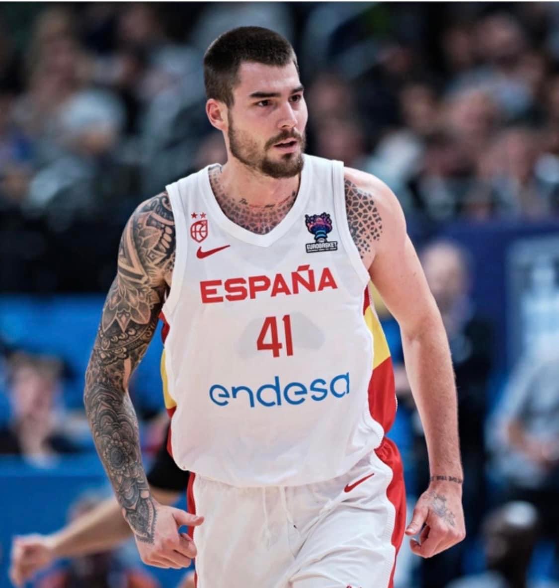 FotosDeFatos's tweet photo. A Espanha é a Campeã do Eurobasket.
Os espanhóis venceram a França por 88-76.

Juancho Hernangomez (Bo Cruz) foi a estrela da partida anotando 27 Pontos 🏀

A ficção tornou-se realidade 📺

Quem assistiu ao filme? https://t.co/73nMIA4xCY