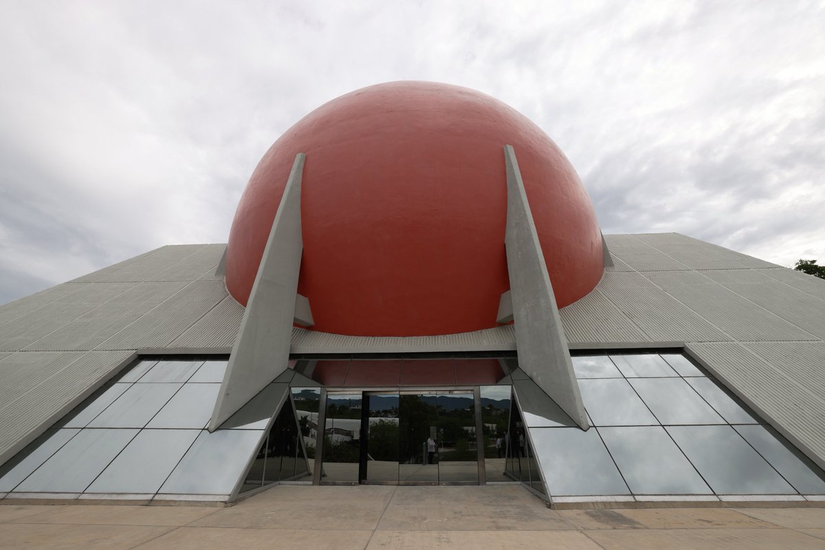 fgcabezadevaca's tweet photo. Iniciamos una semana más de mucho trabajo en #CdVictoria, donde reinauguramos el Planetario "Dr. Ramiro Iglesias Leal".

Ícono de nuestra ciudad capital, en el que generaciones aprendieron sobre nuestro planeta y el Universo. Hoy, nuevamente abierto para el disfrute de todos. https://t.co/LfX9U7ETdv