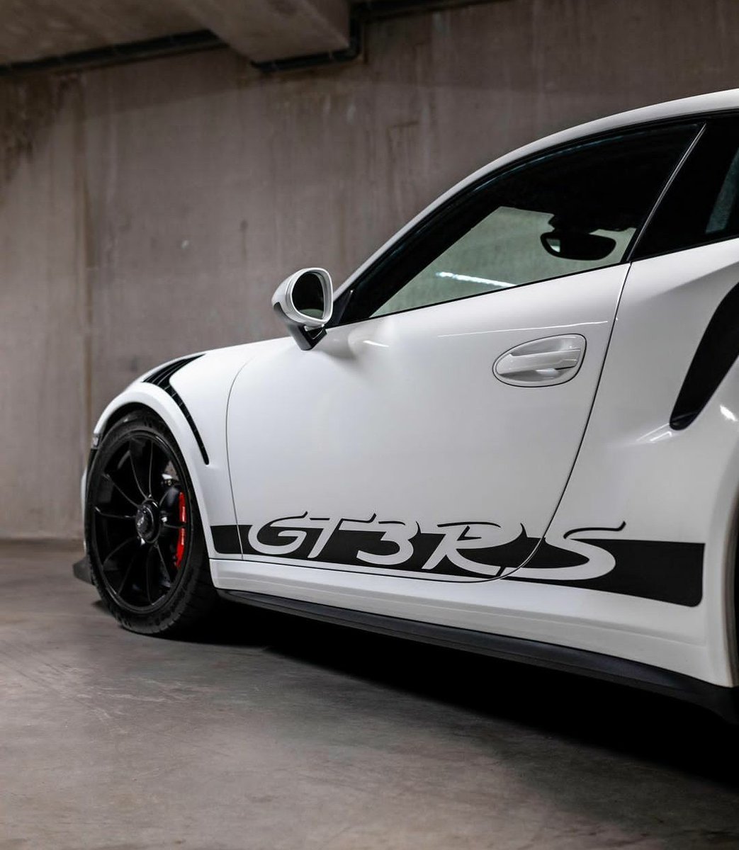 PorscheCIub's tweet photo. White 991 GT3 RS https://t.co/50eUOQbuRa