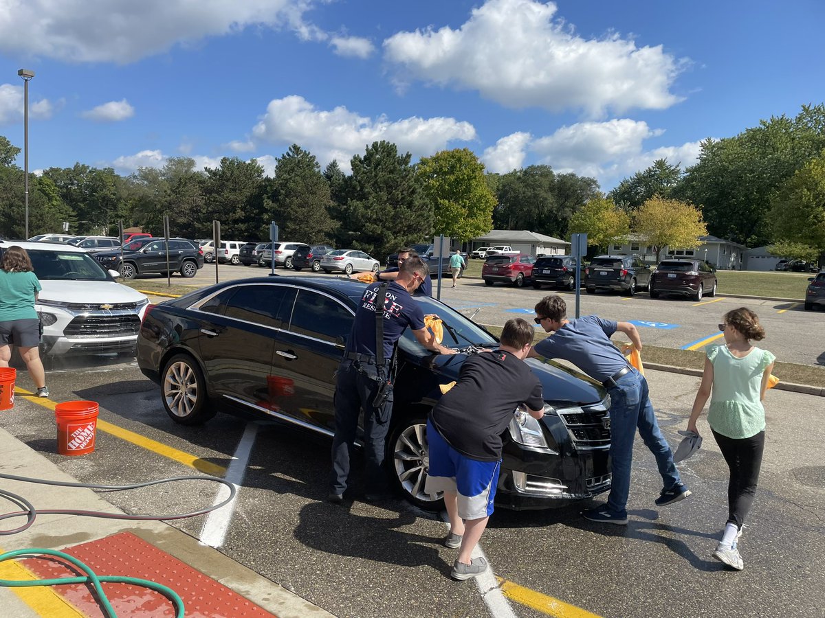 LkOrionSchools's tweet photo. The @OrionFireDept is supporting the @PineTreeCenter PHASES students and assisting in today’s car wash. https://t.co/0UyI6fsWzb
