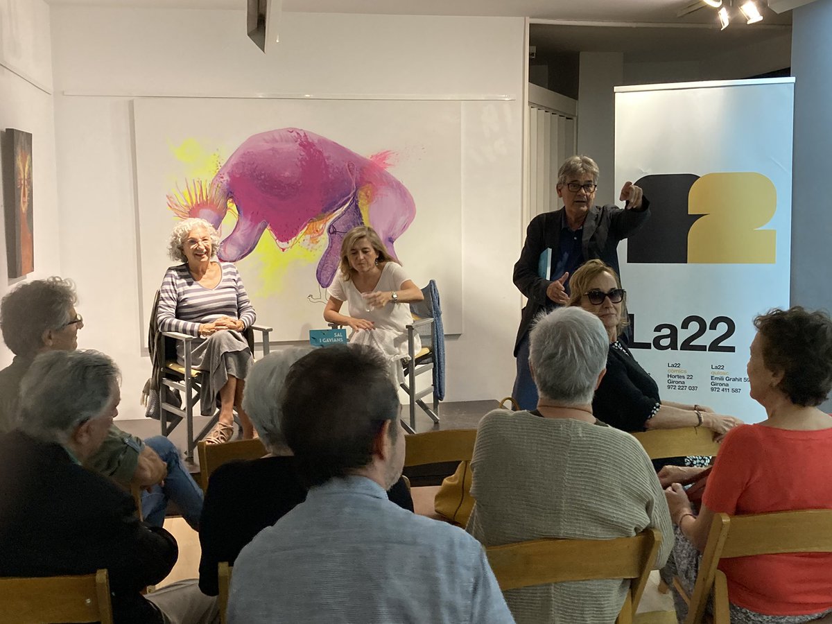 LLIBRERIA 22 tweet media