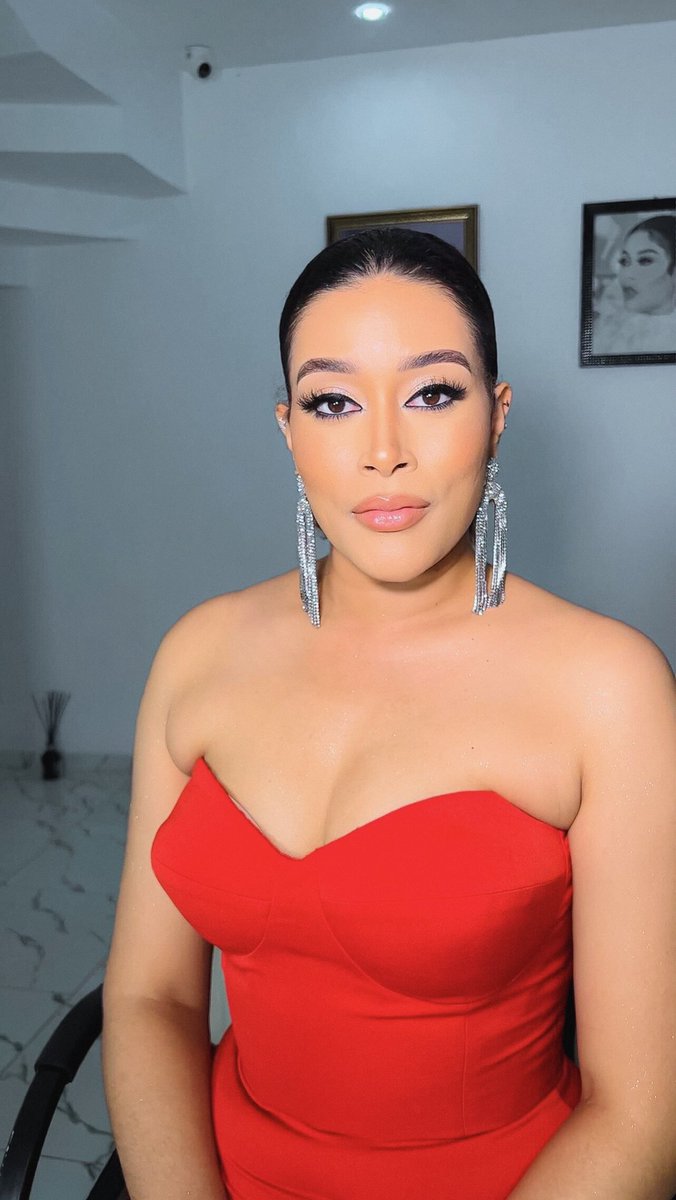 iamadunniade's tweet photo. There is a shade of red for every woman. https://t.co/tLprdgO8Ug