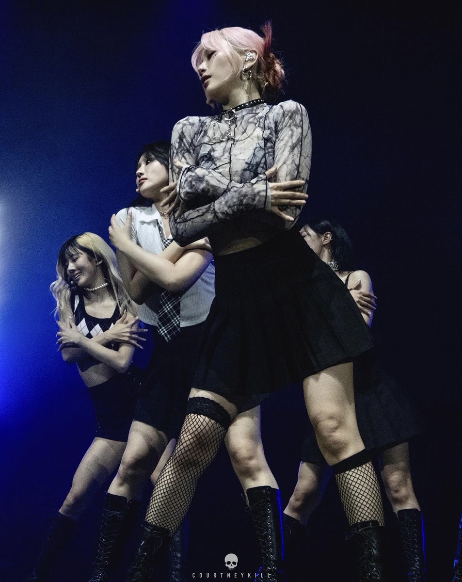courtneykillx's tweet image. ongoing thread my favorite pictures I’ve ever taken of Dreamcatcher
220716 #DREAMCATCHER #드림캐쳐