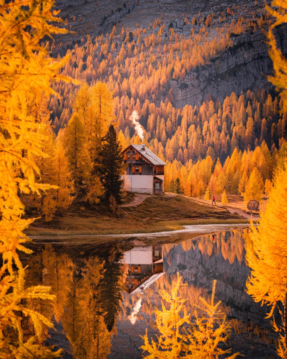 RyanResatka's tweet photo. Almost that time of year again. Took this photo last autumn in the Dolomites 🍂 https://t.co/yjdkNABKhL