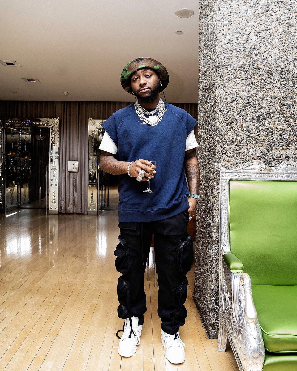 Tiomoney1308's tweet photo. Davido Pictures thread 🪡 . Reply this tweet with your favorite Davido pictures, let’s see if you can beat mine. https://t.co/iAHma4VuJf