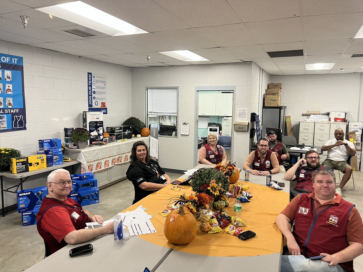 mickm142's tweet photo. Team Logan 588 all in on #merchmonday @BlueBoxR1 @JBBailey9 https://t.co/sVIjeoGExN