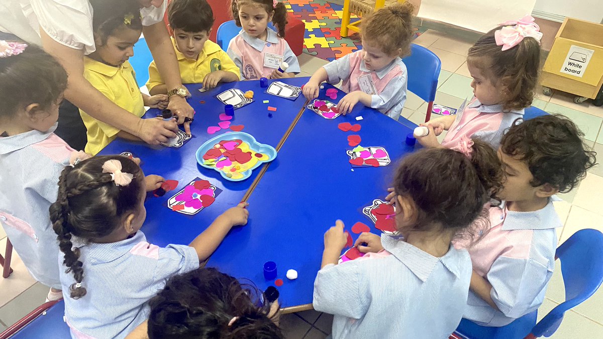 HabashGhiwa's tweet photo. A great classroom environment comes from the heart! Be here, Be you &amp; Belong. The classroom belongs to all of us! Our beautiful preschoolers decorating their bag labels all together❤️. @Hhhsinfo @abeerbsat75 @tbaassiri @sashgh @TawilNoor https://t.co/l8lqZLgFlG