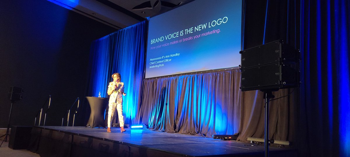 Packed room for <a href="/annhandley/">Ann Handley</a>'s keynote at #DSRaleigh!