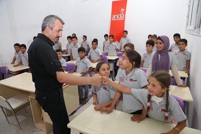 Yunus_Sezer_'s tweet photo. Suriye, El-Bab Kubbesin’de, @andadernegi yetim köyündeyiz…

Ayşe ve Tayyibe; savaşta biri ayağını, diğeri kolunu kaybetmiş ama hepsinde anne ve baba özlemi ortak…

Allah, bu aziz milleti mazlumlara el uzatmaktan alıkoymasın… https://t.co/nPYl9PCZ8l