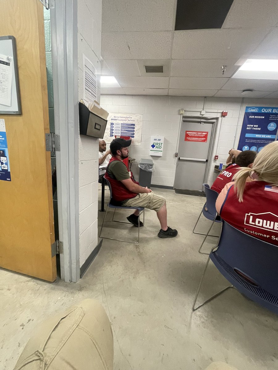 Rmh1987Rodney's tweet photo. Ready for Merch Monday at 588 @mickm142 @BlueBoxR1 @JBBailey9 #lowes588 https://t.co/o95BHODpe9