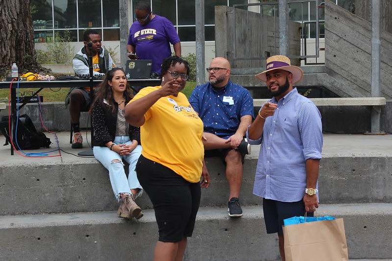 SFSUAlumni's tweet photo. Once a member of the Gator family, always a member of the Gator family. A big thank you goes out to our alumni who attended the #GatorFest Alumni Luncheon on Saturday, Sept. 10. We loved reconnecting. 💛 💜 https://t.co/CMySWqCwdU

More photos are online:  #SFSUAlumni https://t.co/aqAI7Avt5n