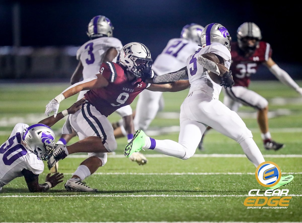 clifflavelle's tweet photo. Landon Berry face mask and still in pursuit. West Ashley at Wando. ClearEdge Sports Photography. 
#wandofootball #chsfootball #chs @WandoHSFootball
 #fnl https://t.co/DMu7mNOeXZ