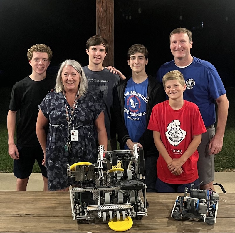 shelbycreporter's tweet photo. The Kiwanis Club of Indian Spring Village will host a community Halloween Fest on Sunday, Oct. 23. The event is intended to help raise funds for the Oak Mountain Middle and Oak Mountain High School robotics clubs. Story:https://t.co/XZIJR9KT4K https://t.co/pedP6QuYeJ