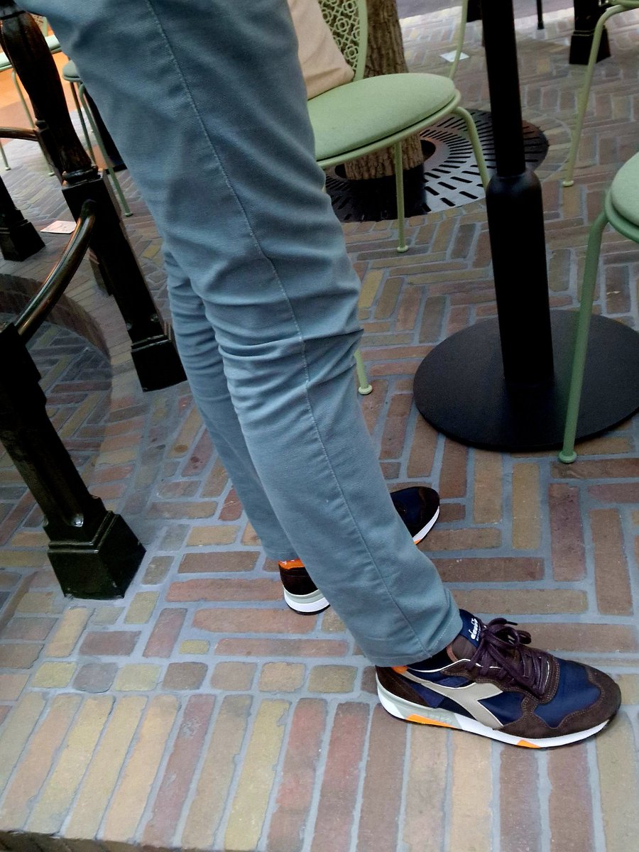 💪🏻 Haagse Sneakerdag is een initiatief van Wethouder Sport Hilbert <a href="/bredemeijer/">Hilbert Bredemeijer</a> van <a href="/GemeenteDenHaag/">Gemeente Den Haag</a> om zoveel mogelijk Hagenaars uit te dagen met sportieve schoenen naar de werkplek te laten komen. Dus ook ik heb vandaag mijn nette schoenen verruilt voor een paar sneakers 🏃🏼‍♂️