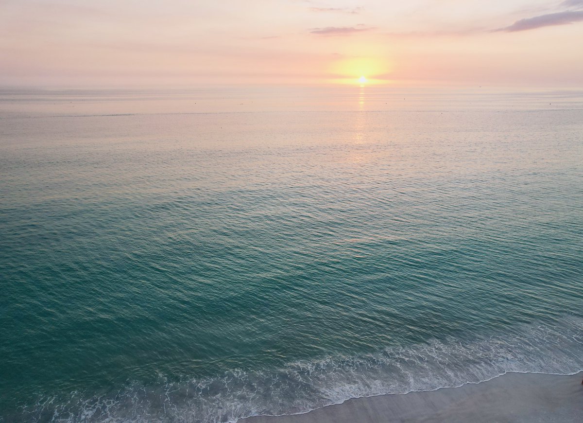 RickThress's tweet photo. @KendraWilkinson Sunset as is mine! https://t.co/Js4byHEV6m