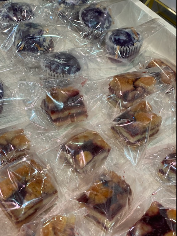 theperfectpuree's tweet photo. Swing by booth #7029 at @BakingExpo for these marvelous treats by specialty Hawaiian baker Maria Short of @KipukaMills. Her #Cranberry Macademia Nut Tea Cake and Okinawan Sweet Potato #Coconut Mini Muffins are simply delectable!
@bakemag #bakeexpo #lasvegas #IBIE https://t.co/6s2T8sePAR