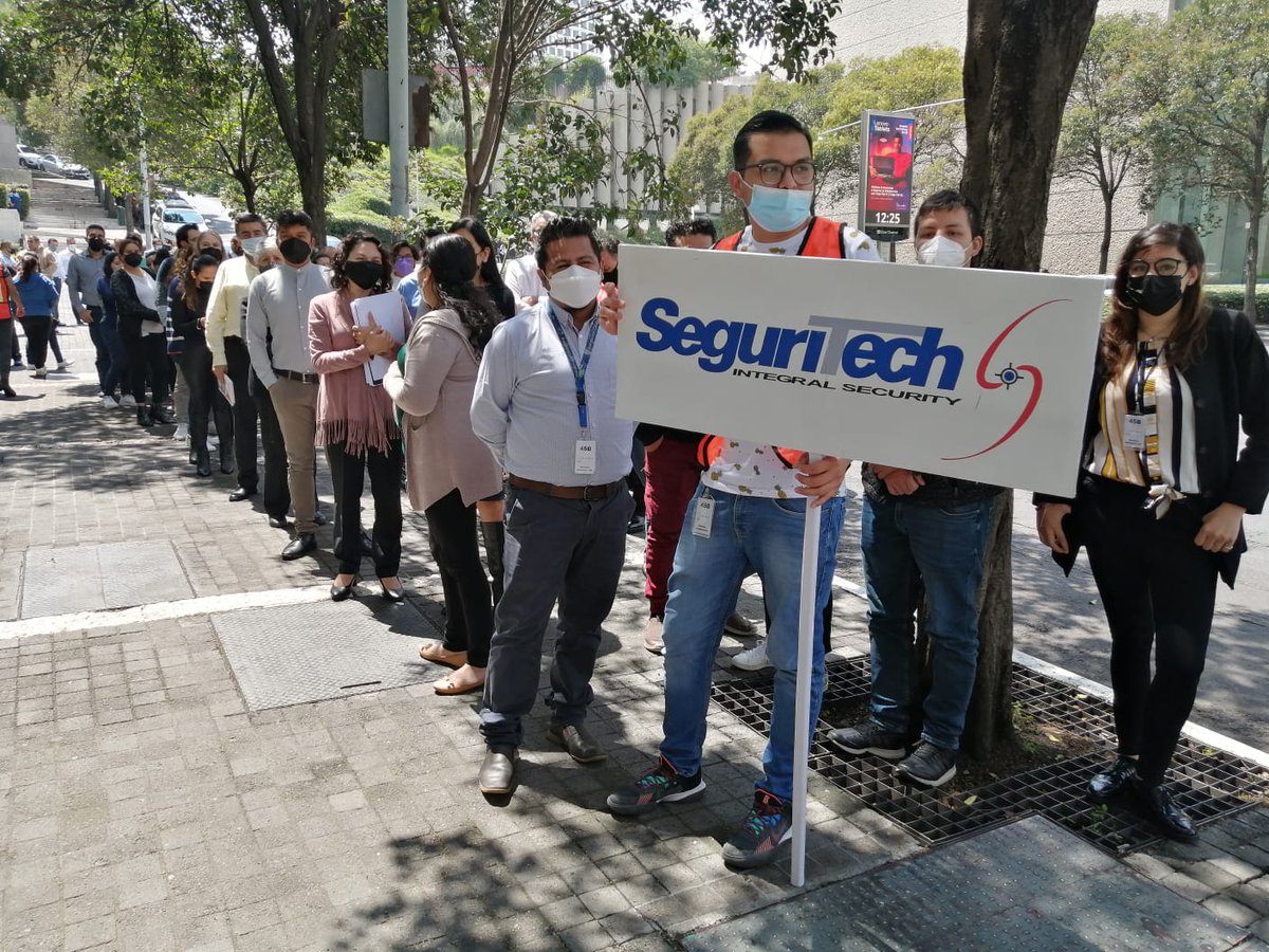 SeguritechGrupo's tweet photo. Seguritech participa en el #SimulacroNacional2022.
Somos una empresa comprometida con la cultura de Protección Civil y con la integridad de todos nuestros especialistas.
#SeguritechCuidaDeTi #SeguritechContigo #ADNSeguritech https://t.co/vZFhBdXIsi