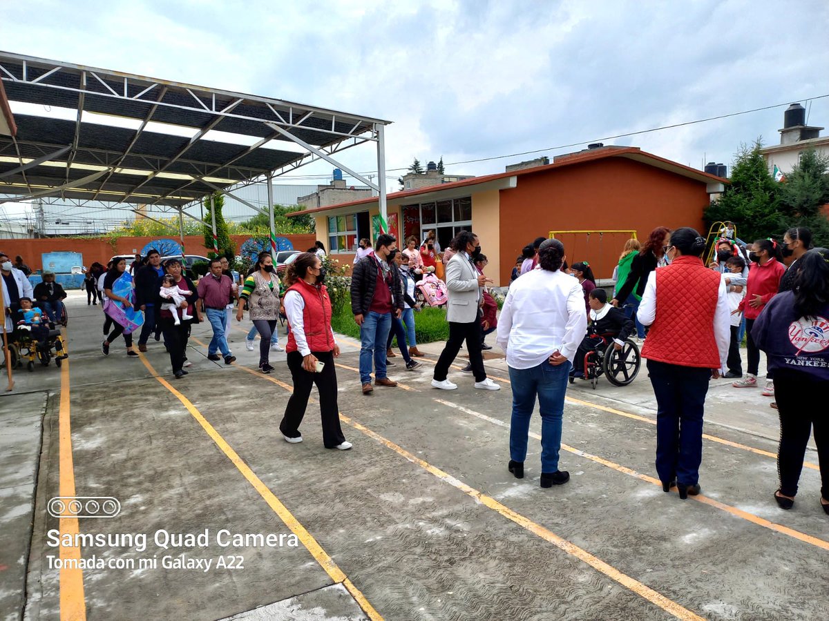 cocosgomez's tweet photo. Participación del CAM 72 Profra. Margarita Nieto Herrera, Otzolotepec, México #SimulacroEdomex de forma ordenada y dinámica @geramonro05 @TinocoGRogelio @lucero082 https://t.co/Rq8U5bzqkm