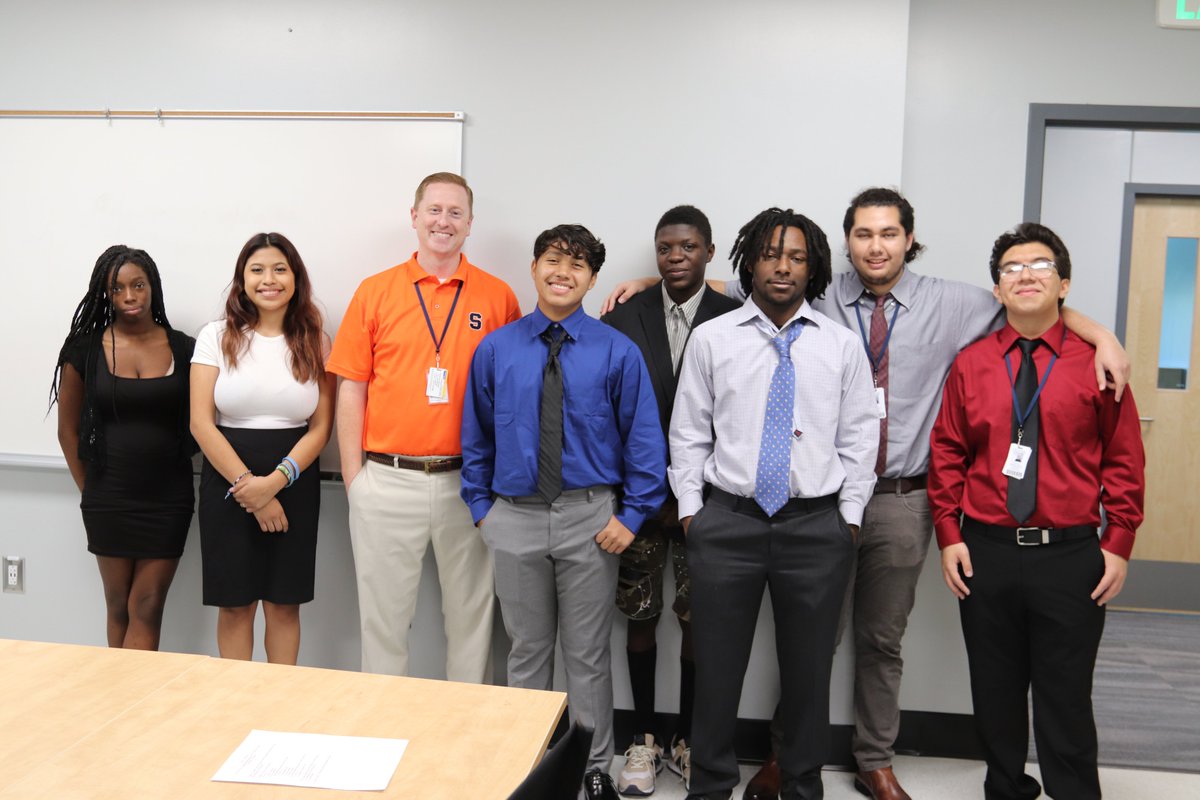 CooperRiverCAS's tweet photo. Students from Global Logistics and Media Technology wrapped up their soft skills unit with mock interviews conducted by our amazing business partners. Thanks to the SC State Ports Authority, Kathy's Charleston Designs, and #CCSD!
#CooperRiverCAS #CRCAS #CCSD #PlanPreparePursue https://t.co/plOf3otsHK