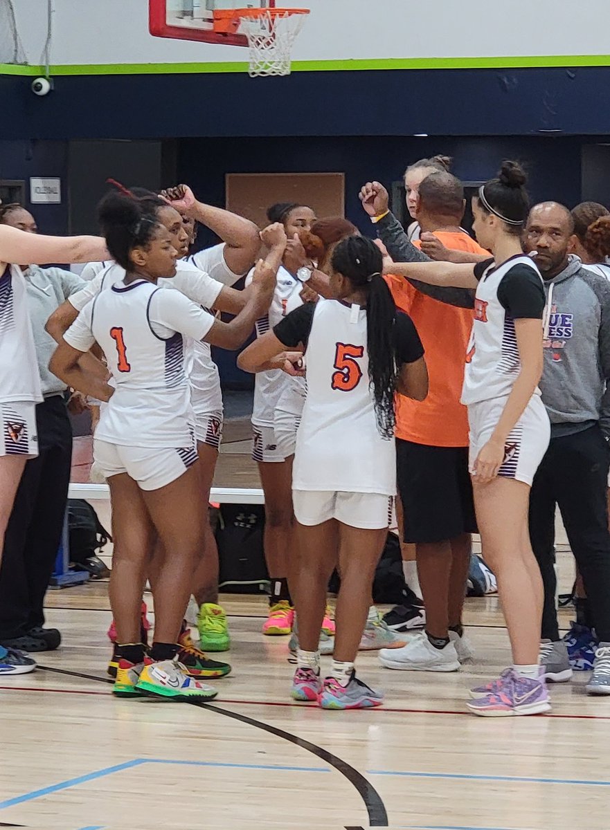 CghrMedia's tweet photo. 🏀 #CGHRMedia

#FallExplosion

📍 - @gsosportsplex 

11th Grade - Platinum Chip
@_Lady_Phoenix West - 41
VS
@_Lady_Phoenix Rudd - 73

#Phoenix Rudd
2023 - @MarajaPass3 - 14 Pts (2-3Ptrs)

2023 - Kaitlyn Adams - 13 Pts

2023 - @AysiaHinton - 9 Pts ( @UMESWBB Commit)

#NCBallers https://t.co/ZN4rsUtmFo