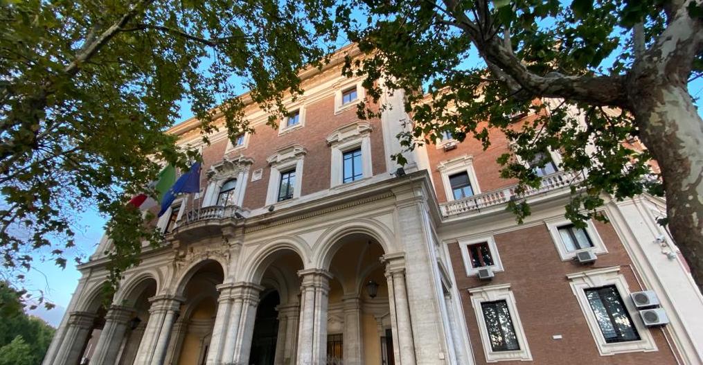 SogesidSpA's tweet photo. Il @mims_gov porta in consultazione pubblica  #LineeGuida operative per la valutazione delle #operepubbliche – settore #idrico,realizzate da #StrutturaTecnicadiMissione con supporto #Sogesid. 
#Dighe #invasi #acquedotti #sostenibilità #TransizioneEcologica https://t.co/TSi5gERJ7i https://t.co/apv22GU1T7