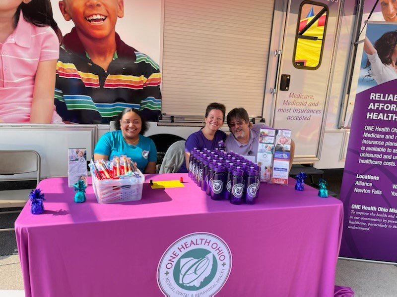 ONEHealthOhio1's tweet photo. A day of reflection and love! #RISERecovery and #ONEHealthOhio were honored to be supporting resources for the #ASAP #Recovery Rally. Over 800 participants came out to #EastwoodField on Saturday to support or remember those closest to them who are battling #addiction. https://t.co/2UqOvObQIE