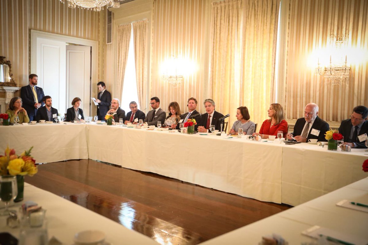 LassoGuillermo's tweet photo. Durante el encuentro con @ASCOA, junto a inversionistas destacamos temas importantes como: los avances en nuestra política de apertura comercial con varias naciones, las oportunidades que brindamos para invertir y la promoción de #MásEcuadorEnElMundo.

#EcuadorEnLaOnu2022🇪🇨🌎🤝 https://t.co/43O1ivaFJG