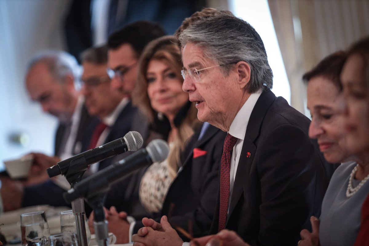 LassoGuillermo's tweet photo. Durante el encuentro con @ASCOA, junto a inversionistas destacamos temas importantes como: los avances en nuestra política de apertura comercial con varias naciones, las oportunidades que brindamos para invertir y la promoción de #MásEcuadorEnElMundo.

#EcuadorEnLaOnu2022🇪🇨🌎🤝 https://t.co/43O1ivaFJG