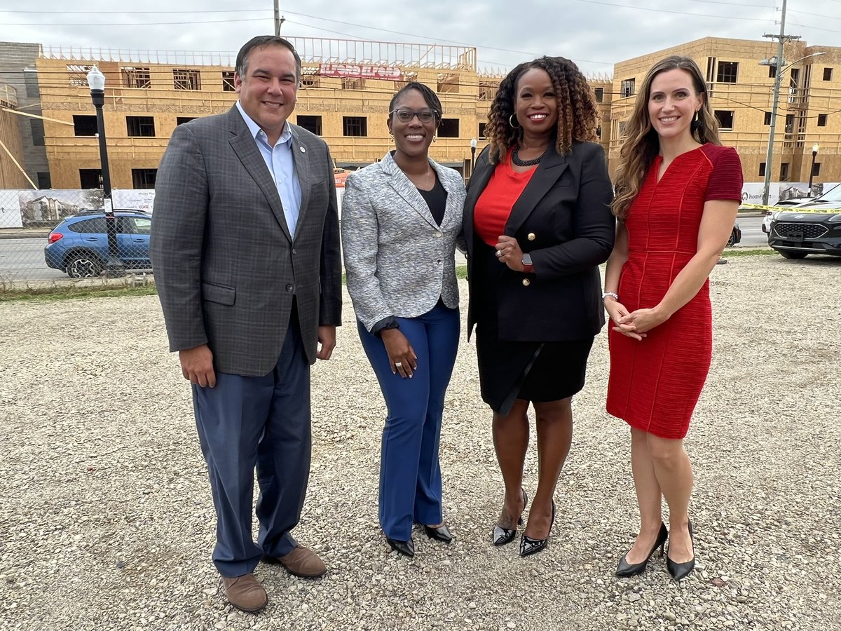 Mayor Andrew Ginther (@mayorginther) on Twitter photo Today we talked about the $200 million Affordable Housing Bond package that will help create Mulby Place, being built right now in Linden, without raising taxes. Thanks to @HomeportOH, <a href="/sdfavor/">Shayla Favor</a>, <a href="/lizforus/">Elizabeth Brown</a>, <a href="/Elford_Inc/">Elford Construction</a> and so many other partners. Today we talked about the $200 million Affordable Housing Bond package that will help create Mulby Place, being built right now in Linden, without raising taxes. Thanks to @HomeportOH, <a href="/sdfavor/">Shayla Favor</a>, <a href="/lizforus/">Elizabeth Brown</a>, <a href="/Elford_Inc/">Elford Construction</a> and so many other partners.