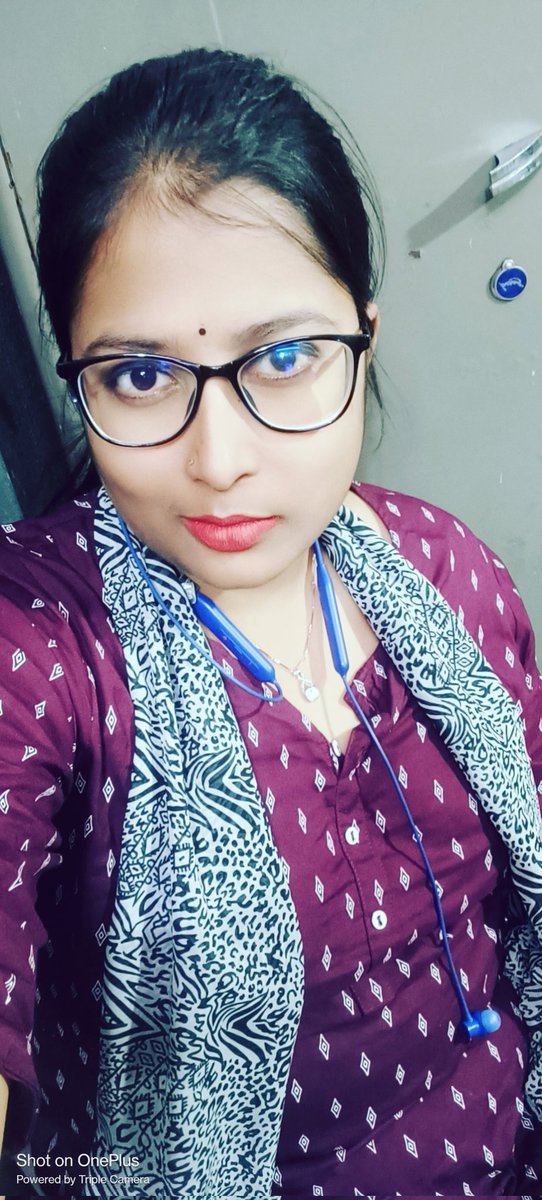 NanditaODISHA's tweet photo. ଖାଇ ଖାଇ ମୋଟୀ ହୋଇ ଗଲିଣି। ଘରେ କହୁଛନ୍ତି ଫାଟି ଯିବି। https://t.co/9IBEpuyNx5