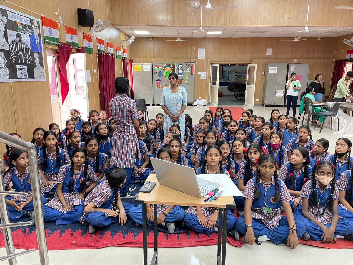 GgsssWpn's tweet photo. #GgsssWpn students of 9th class upgrading their knowledge in computer and cyber security in the guidance of volunteer Ms Geeta.HOS :Ms Jayanti. Impacted students 45.@Minister_Edu @SCERT2021 @drmanishadiet @VidyanjaliDelhi @Dir_Education https://t.co/fFaIQU4k8N